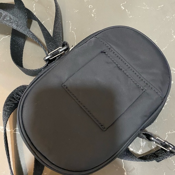 Lululemon Team Canada 22 Future Legacy Crossbody Bag Black - Picture 5 of 6